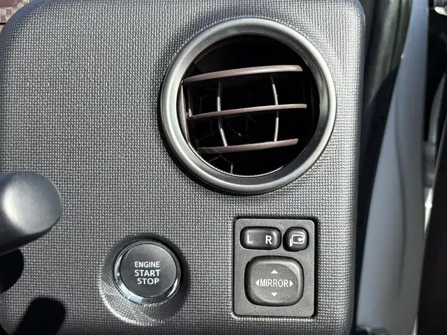 トヨタ スペイド G 大分県 2014(平26)年 5.1万km ホワイトパールクリスタルシャイン  ワンオーナー/ 社外メモリナビ/　・フルセグTV/　・BTオーディオ/　・CD/DVD再生/　・AM/FM/　・バックカメラ/ 片側パワースライドドア/ 運転席シートヒーター/ 横滑り防止装置/ ETC/ 12Vシガーソケット/ 純正フロアマット/ 電動格納ミラー/ KENWOODツィータースピーカー/ クラリオンサブウーファー/ 純正15インチアルミホイール/ ドアバイザー