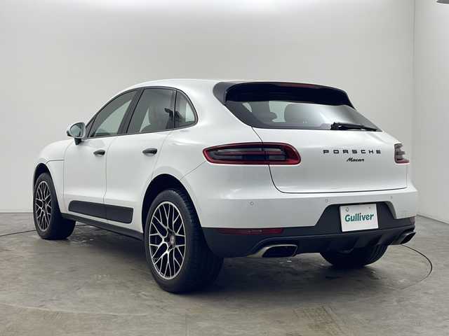 ポルシェ マカン 秋田県 2017(平29)年 1.2万km ピュアホワイト 純正OP　BBS製RSスパイダー　20)インチAW/純正18)インチAW　スタッドレス付AW積込/禁煙車/4WD/純正HDDナビ/バック/サイドカメラ/前後コーナーセンサー/クルーズコントロール/ベージュシート/パワーシート/シートヒーター/革巻きステアリング/パドルシフト/LEDライト/ETC/パワーバックドア/ヒルクライムアシスト/キーレス スタートシステム/W/サイドエアバッグ/ABS/スマートキーx2/保証書/取説/ナビ取説