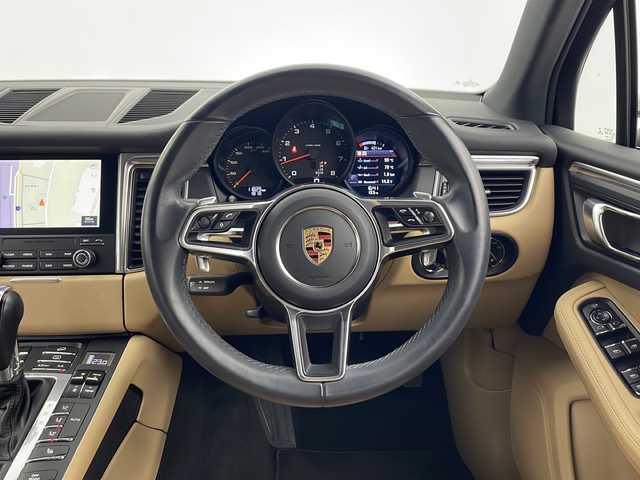 ポルシェ マカン 秋田県 2017(平29)年 1.2万km ピュアホワイト 純正OP　BBS製RSスパイダー　20)インチAW/純正18)インチAW　スタッドレス付AW積込/禁煙車/4WD/純正HDDナビ/バック/サイドカメラ/前後コーナーセンサー/クルーズコントロール/ベージュシート/パワーシート/シートヒーター/革巻きステアリング/パドルシフト/LEDライト/ETC/パワーバックドア/ヒルクライムアシスト/キーレス スタートシステム/W/サイドエアバッグ/ABS/スマートキーx2/保証書/取説/ナビ取説