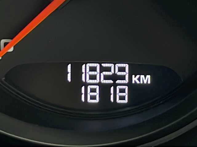 ポルシェ マカン 秋田県 2017(平29)年 1.2万km ピュアホワイト 純正OP　BBS製RSスパイダー　20)インチAW/純正18)インチAW　スタッドレス付AW積込/禁煙車/4WD/純正HDDナビ/バック/サイドカメラ/前後コーナーセンサー/クルーズコントロール/ベージュシート/パワーシート/シートヒーター/革巻きステアリング/パドルシフト/LEDライト/ETC/パワーバックドア/ヒルクライムアシスト/キーレス スタートシステム/W/サイドエアバッグ/ABS/スマートキーx2/保証書/取説/ナビ取説