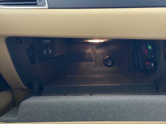 ポルシェ マカン 秋田県 2017(平29)年 1.2万km ピュアホワイト 純正OP　BBS製RSスパイダー　20)インチAW/純正18)インチAW　スタッドレス付AW積込/禁煙車/4WD/純正HDDナビ/バック/サイドカメラ/前後コーナーセンサー/クルーズコントロール/ベージュシート/パワーシート/シートヒーター/革巻きステアリング/パドルシフト/LEDライト/ETC/パワーバックドア/ヒルクライムアシスト/キーレス スタートシステム/W/サイドエアバッグ/ABS/スマートキーx2/保証書/取説/ナビ取説