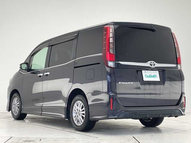 トヨタ エスクァイア Xi 愛知県 2015(平27)年 8.5万km スパークリングブラックパールクリスタルシャイン 純正ナビ/フリップダウンモニター/両側パワースライドドア/バックカメラ/純正アルミホイール/LEDヘッドライト/オートライト/ドライブレコーダー/ETC/フルセグ/CD DVD/Bluetooth/ステアリングスイッチ/スマートキー/プッシュスタート