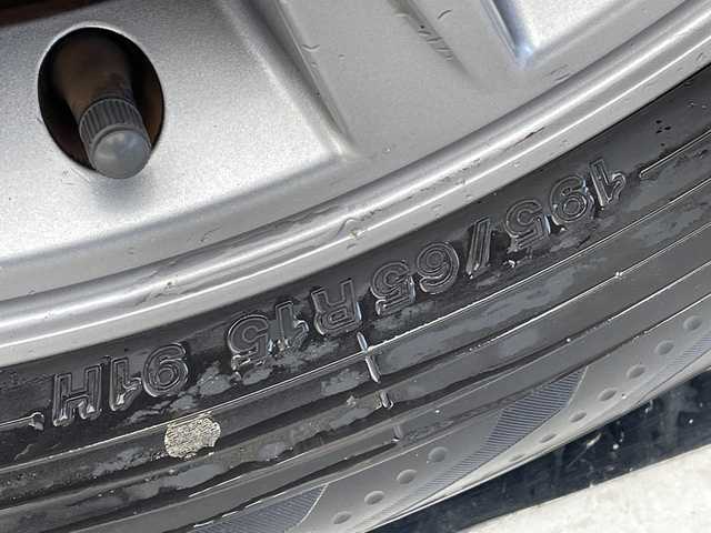 トヨタ エスクァイア Xi 愛知県 2015(平27)年 8.5万km スパークリングブラックパールクリスタルシャイン 純正ナビ/フリップダウンモニター/両側パワースライドドア/バックカメラ/純正アルミホイール/LEDヘッドライト/オートライト/ドライブレコーダー/ETC/フルセグ/CD DVD/Bluetooth/ステアリングスイッチ/スマートキー/プッシュスタート