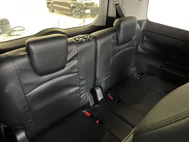 トヨタ エスクァイア Xi 愛知県 2015(平27)年 8.5万km スパークリングブラックパールクリスタルシャイン 純正ナビ/フリップダウンモニター/両側パワースライドドア/バックカメラ/純正アルミホイール/LEDヘッドライト/オートライト/ドライブレコーダー/ETC/フルセグ/CD DVD/Bluetooth/ステアリングスイッチ/スマートキー/プッシュスタート