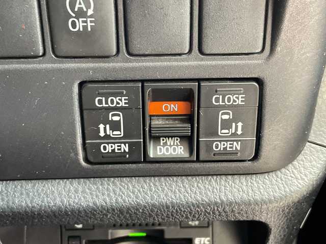 トヨタ エスクァイア Xi 愛知県 2015(平27)年 8.5万km スパークリングブラックパールクリスタルシャイン 純正ナビ/フリップダウンモニター/両側パワースライドドア/バックカメラ/純正アルミホイール/LEDヘッドライト/オートライト/ドライブレコーダー/ETC/フルセグ/CD DVD/Bluetooth/ステアリングスイッチ/スマートキー/プッシュスタート