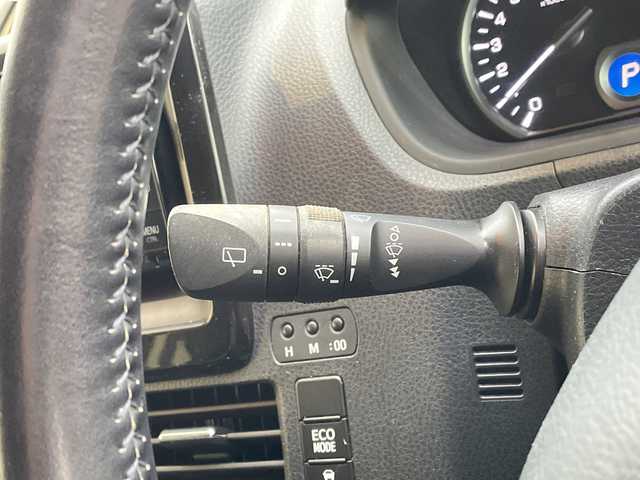 トヨタ エスクァイア Xi 愛知県 2015(平27)年 8.5万km スパークリングブラックパールクリスタルシャイン 純正ナビ/フリップダウンモニター/両側パワースライドドア/バックカメラ/純正アルミホイール/LEDヘッドライト/オートライト/ドライブレコーダー/ETC/フルセグ/CD DVD/Bluetooth/ステアリングスイッチ/スマートキー/プッシュスタート