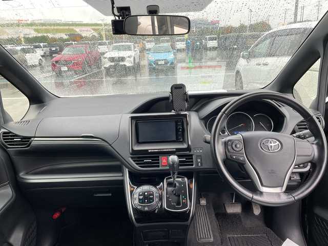 トヨタ エスクァイア Xi 愛知県 2015(平27)年 8.5万km スパークリングブラックパールクリスタルシャイン 純正ナビ/フリップダウンモニター/両側パワースライドドア/バックカメラ/純正アルミホイール/LEDヘッドライト/オートライト/ドライブレコーダー/ETC/フルセグ/CD DVD/Bluetooth/ステアリングスイッチ/スマートキー/プッシュスタート