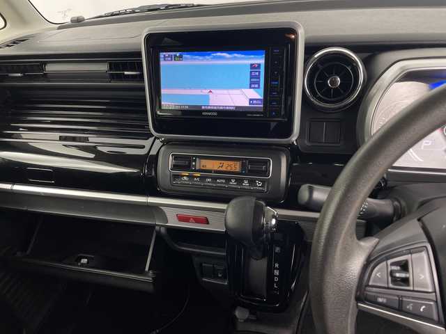 スズキ スペーシア カスタム HYBRID GS 鹿児島県 2018(平30)年 10.7万km ブレイブカーキP 社外SDナビゲーション/フルセグテレビ/Bluetooth/CD/DVD/FM/AM/スズキセーフティサポート/ビルトインETC/アイドリングストップ/運転席シートヒーター/バックカメラ/コーナーセンサー/片側パワースライドドア/純正アルミホイール/ドアバーザー/LEDヘッドライト