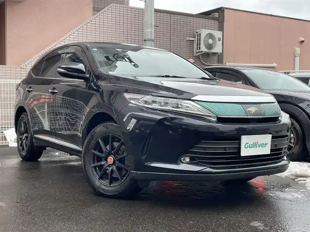 トヨタ ハリアー プレミアム メタル&レザーP 道央・札幌 2017(平29)年 6.7万km スパークリングブラックパールクリスタルシャイン ワンオーナー/4WD/社外メモリナビ(フルセグ、AM、FM、CD、DVD、BT)/バックカメラ/レーダークルーズコントロール/オートマチックハイビーム/プリクラッシュセーフティー/クリアランスソナー(F/R)/レーンディパーチャーアラート/寒冷地仕様/パワーシート(D/N)運転席メモリ付/パワーバックドア/シートヒーター(D/N)/シートクーラー(D/N)/純正18インチAW(サマータイヤ)/純正エンジンスターター/社外ドライブレコーダー(F)/社外後席モニター/ビルトインETC/スペアキー×1