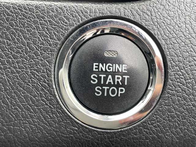 トヨタ ヴォクシー ZS 煌Ⅲ 沖縄県 2012(平24)年 7.4万km ブラック (株)IDOMが運営する【じしゃロンコザ店】の自社ローン専用車両になりますこちらは現金またはオートローンご利用時の価格です。自社ローンご希望の方は別途その旨お申付け下さい/アルパインナビ　/フルセグＴＶ　/Ｂｌｕｅｔｏｏｔｈ接続　/バックカメラ　/ＣＤ／ＤＶＤ再生　/ＥＴＣ　/フリップダウンモニター　/両側パワースライドドア　/プッシュスタート　/スマートキー　/スペアキー