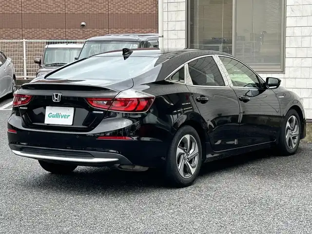 ホンダ インサイト LX 福岡県 2019(平31)年 6.1万km クリスタルブラックパール 純正8インチメモリナビ/　（AM/FM/CD/DVD/Bluetooth/フルセグTV）/バックカメラ/ホンダセンシング/・衝突軽減ブレーキ/・誤発進抑制機能/・後方誤発進抑制機能/・歩行者事故低減ステアリング/・路外逸脱抑制機能/・先行車発進お知らせ機能/・標識認識機能/オートライト/横滑り防止機能/コーナーセンサー/クリアランスソナー/アダプティブクルーズコントロール/純正16インチアルミホイール/シートヒーター（D/N)/ビルトインETC2.0/社外前方ドライブレコーダー/社外フロアマット/パドルシフト/電格ウインカーミラー/プッシュスタート/USB端子×2/電源アダプター×1/ISOFIX/盗難防止装置/スペアキー×1/保証書/取扱説明書/ナビ取扱説明書