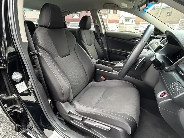 ホンダ インサイト LX 福岡県 2019(平31)年 6.1万km クリスタルブラックパール 純正8インチメモリナビ/　（AM/FM/CD/DVD/Bluetooth/フルセグTV）/バックカメラ/ホンダセンシング/・衝突軽減ブレーキ/・誤発進抑制機能/・後方誤発進抑制機能/・歩行者事故低減ステアリング/・路外逸脱抑制機能/・先行車発進お知らせ機能/・標識認識機能/オートライト/横滑り防止機能/コーナーセンサー/クリアランスソナー/アダプティブクルーズコントロール/純正16インチアルミホイール/シートヒーター（D/N)/ビルトインETC2.0/社外前方ドライブレコーダー/社外フロアマット/パドルシフト/電格ウインカーミラー/プッシュスタート/USB端子×2/電源アダプター×1/ISOFIX/盗難防止装置/スペアキー×1/保証書/取扱説明書/ナビ取扱説明書