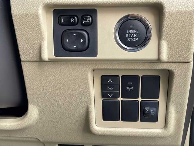 トヨタ ランドクルーザー プラド TX Lパッケージ 秋田県 2015(平27)年 12.7万km ホワイトパールクリスタルシャイン ワンオーナー/純正SDナビ/DVD　CD DTV　BT　ラジオ　/バックカメラ/ビルトインETC/寒冷地仕様/レザーシート/シートヒーター/モデリスタエアロ/クルーズコントロール/フロアマット/ドアバイザー
