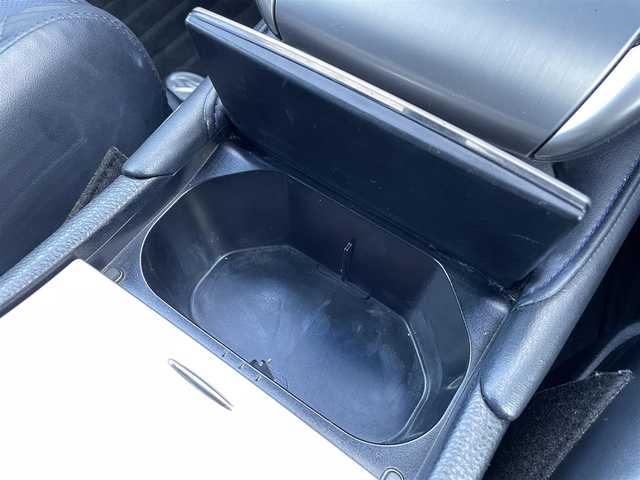 トヨタ ハリアー プログレス メタル&レザーPスタイルブルーイッシュ 群馬県 2018(平30)年 7.3万km ブラックマイカ 純正SDナビ/  (AM/FM/CD/DVD/BT/USB/SD)/フルセグTV/JBLプレミアムサウンド/サンルーフ/全方位カメラ/トヨタセーフティーセンス/クルーズコントロール/レーンキープアシスト/前後コーナーセンサー/パワーシート/メモリーシート/シートヒーター/シートクーラー/オートパワーウィンドウ/パワーバックドア/電動パーキング/純正アルミホイール/純正フロアマット/ステアリングスイッチ/ETC2.0/スマートキー/プッシュスタート/LEDヘッドライト/電格ミラー/ターボ/保証書/取扱説明書