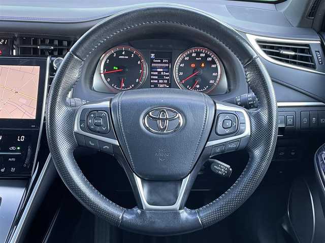 トヨタ ハリアー プログレス メタル&レザーPスタイルブルーイッシュ 群馬県 2018(平30)年 7.3万km ブラックマイカ 純正SDナビ/  (AM/FM/CD/DVD/BT/USB/SD)/フルセグTV/JBLプレミアムサウンド/サンルーフ/全方位カメラ/トヨタセーフティーセンス/クルーズコントロール/レーンキープアシスト/前後コーナーセンサー/パワーシート/メモリーシート/シートヒーター/シートクーラー/オートパワーウィンドウ/パワーバックドア/電動パーキング/純正アルミホイール/純正フロアマット/ステアリングスイッチ/ETC2.0/スマートキー/プッシュスタート/LEDヘッドライト/電格ミラー/ターボ/保証書/取扱説明書