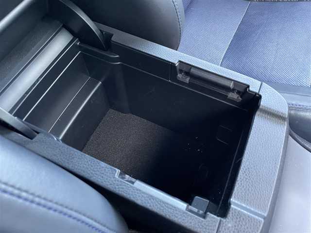 トヨタ ハリアー プログレス メタル&レザーPスタイルブルーイッシュ 群馬県 2018(平30)年 7.3万km ブラックマイカ 純正SDナビ/  (AM/FM/CD/DVD/BT/USB/SD)/フルセグTV/JBLプレミアムサウンド/サンルーフ/全方位カメラ/トヨタセーフティーセンス/クルーズコントロール/レーンキープアシスト/前後コーナーセンサー/パワーシート/メモリーシート/シートヒーター/シートクーラー/オートパワーウィンドウ/パワーバックドア/電動パーキング/純正アルミホイール/純正フロアマット/ステアリングスイッチ/ETC2.0/スマートキー/プッシュスタート/LEDヘッドライト/電格ミラー/ターボ/保証書/取扱説明書