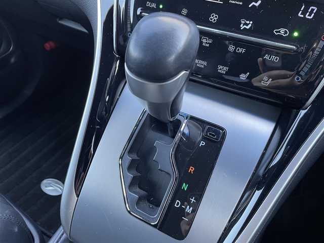 トヨタ ハリアー プログレス メタル&レザーPスタイルブルーイッシュ 群馬県 2018(平30)年 7.3万km ブラックマイカ 純正SDナビ/  (AM/FM/CD/DVD/BT/USB/SD)/フルセグTV/JBLプレミアムサウンド/サンルーフ/全方位カメラ/トヨタセーフティーセンス/クルーズコントロール/レーンキープアシスト/前後コーナーセンサー/パワーシート/メモリーシート/シートヒーター/シートクーラー/オートパワーウィンドウ/パワーバックドア/電動パーキング/純正アルミホイール/純正フロアマット/ステアリングスイッチ/ETC2.0/スマートキー/プッシュスタート/LEDヘッドライト/電格ミラー/ターボ/保証書/取扱説明書