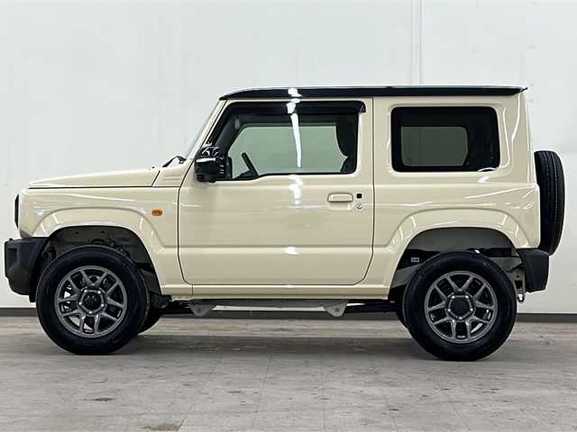 スズキ ジムニー XC 道央・札幌 2024(令6)年 0.1万km未満 シフォンアイボリーメタリックブラック2トーンルーフ /4WD//衝突被害軽減システム//レーンキープアシスト//コーナーセンサー//横滑り防止装置//オートライト//オートエアコン//クルーズコントロール//ダウンヒルアシスト//フォグランプ