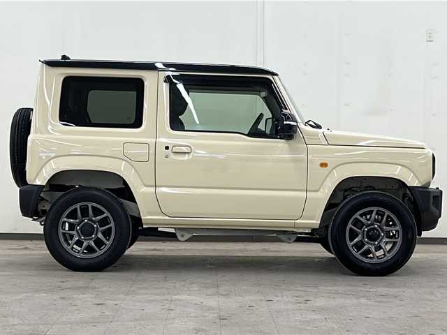スズキ ジムニー XC 道央・札幌 2024(令6)年 0.1万km未満 シフォンアイボリーメタリックブラック2トーンルーフ /4WD//衝突被害軽減システム//レーンキープアシスト//コーナーセンサー//横滑り防止装置//オートライト//オートエアコン//クルーズコントロール//ダウンヒルアシスト//フォグランプ