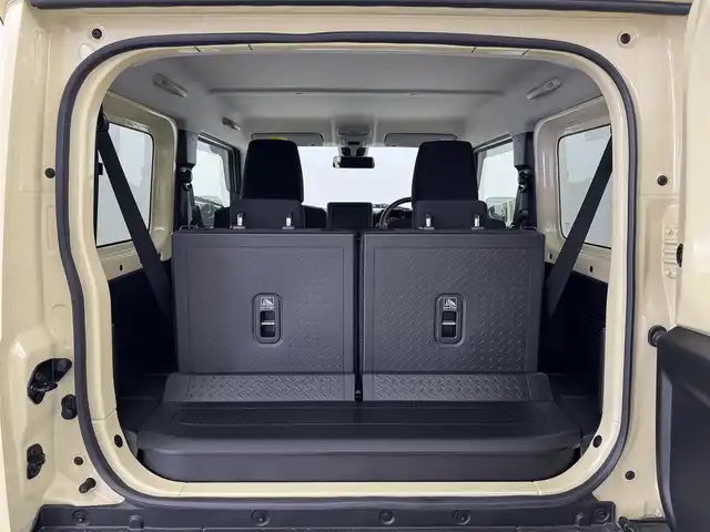 スズキ ジムニー XC 福岡県 2024(令6)年 0.1千km シフォンアイボリーメタリックブラック2トーンルーフ オーディオレス仕様　/クルーズコントロール　/コーナーセンサー　/衝突軽減ブレーキ　/レーンキープ　/ヒルディセントコントロール　/アイドリングストップ　/シートヒーター　/ヒーテッドドアミラー　/ＬＥＤヘッドライト