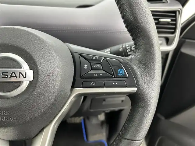 日産 セレナ e－パワー ハイウェイスター 福岡県 2020(令2)年 8.6万km ブリリアントホワイトパール 後席モニター　/純正ナビ　/全方位カメラ　/ＥＴＣ　/前後ドラレコ　/ＡＣＣ　/プロパイロット　/コーナーセンサー　/エマージェンシーブレーキ　/レーンキープ　/ＢＳＭ　/パーキングアシスト　/両側電動スライドドア　/ＬＥＤ