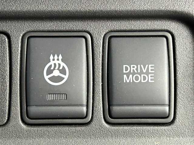 日産 セレナ e－パワー ハイウェイスター V 福岡県 2020(令2)年 8.6万km ブリリアントホワイトパール 後席モニター　/純正ナビ　/全方位カメラ　/ＥＴＣ　/前後ドラレコ　/ＡＣＣ　/プロパイロット　/コーナーセンサー　/エマージェンシーブレーキ　/レーンキープ　/ＢＳＭ　/パーキングアシスト　/両側電動スライドドア　/ＬＥＤ