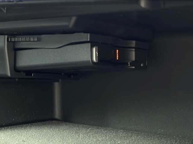 メルセデス・ベンツ Ｂ１８０ 大阪府 2015(平27)年 5.1万km コスモスブラック 本革黒シート/純正ナビ/CD/DVD/BT/USB/衝突防止アシストプラス/アテンションアシスト/ブラインドスポットアシスト/レーンキープアシスト/コーナーセンサー/ディストロニックプラス/シートヒーターD/N席/パワーシートD/N席/アイドリングストップ/パドルシフト/ETC/ステアリングスイッチ/リアフォグ/LEDヘッドライト/アンビエントライト/純正１６インチアルミホイール/純正フロアマット/電子パーキングブレーキ/取説/保証書