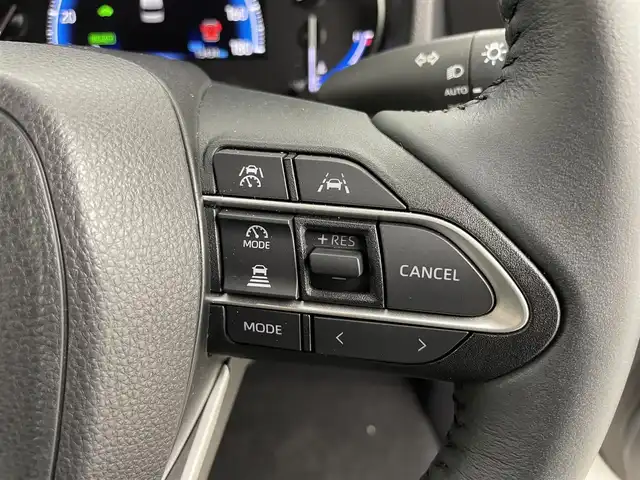 トヨタ ヴォクシー ハイブリッド S－Z 富山県 2025(令7)年 1.4万km ホワイトパールクリスタルシャイン 純正10.5型ディスプレイオーディオ/（AM/FM/DVD/BT/USB/HDMI/フルセグ）/バックカメラ/ビルトインETC2.0/ハーフレザーシート/D/N席シートヒーター/両側パワースライドドア/衝突被害軽減システム/レーダークルーズコントロール/レーンキープアシスト/コーナーセンサー/横滑り防止装置/アイドリングストップ/純正アルミホイール/オートLEDライト/オートマチックハイビーム/革巻きステアリング/ステアリングスイッチ/スマートキー/スペアキー