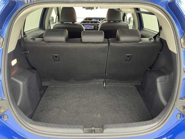 トヨタ アクア X－URBAN 群馬県 2015(平27)年 7.5万km コバルトブルーメタリック 社外ナビ　バックカメラ　ＥＴＣ　横滑り防止装置　純正アルミホイール　前後ドライブレコーダー　オートエアコン　オートライト　ＬＥＤ　スマートキー　プッシュスタート　ハーフレザー　盗難防止