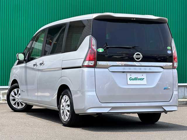 日産 セレナ X 宮城県 2017(平29)年 8.7万km ブリリアントシルバー ワンオーナー/エマージェンシーブレーキ/車線逸脱警報/純正ナビ（MJ116D-W）/・CD/SD/・Bluetooth/・フルセグTV/バックカメラ/ビルトインETC/ワンタッチオートスライドドア（助手席側）/ステアリングスイッチ/オートライト/スマートキー＆プッシュスタート/電動格納ミラー/フロアマット/Wエアバッグ/取扱説明書/保証書