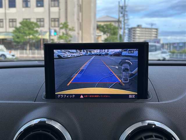 アウディ Ｓ３ セダン 岡山県 2015(平27)年 6.2万km イモライエロー 登録時走行距離61919km/サンルーフ/純正HDDナビ/(AM/FM/TV/BT/DISC)/クルーズコントロール/アイドリングストップ/バックカメラ/ビルトインETC/S+Rエアロ/D+Nパワーシート/D+Nシートヒーター/4WD/MTモード付AT/パドルシフト/プッシュスタート/スマートキー/純正１９インチアルミホイール
