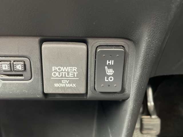 ホンダ Ｎ ＢＯＸ G SSパッケージ 三重県 2017(平29)年 16.9万km プレミアムホワイトパールⅡ 登録時168520km/ワンオーナー/禁煙車/ディーラーＯＰ７型ナビ/・Ｂｌｕｅｔｏｏｔｈ・ワンセグ・CD・AM/FM・USB・SD/左側パワースライドドア/シートヒーターＤＮ/バックカメラ/ＬＥＤヘッドライト/ビルドインＥＴＣ/アイドリングストップ/純正フロアマット