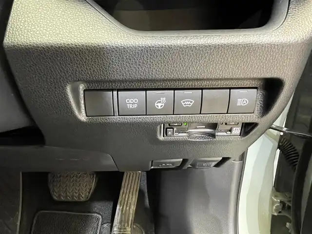 トヨタ ＲＡＶ４ アドベンチャー オフロードPKGⅡ 岩手県 2024(令6)年 1.3万km 緑Ⅱ ワンオーナー/カラーコード2ZF（アティチュードブラックマイカ・アーバンカーキ２トーン）/４WD/ゴリゴリブラック塗装/オフロードパッケージ２専用チューニングサスペンション/ルーフレール/寒冷地仕様/マルチテレインセレクト/トヨタセーフティセンス/プリクラッシュセーフティ/レーダークルーズコントロール/レーントレーシングアシスト/オートマチックハイビーム/ダウンヒルアシストコントロール/デジタルインナーミラー/クリアランスソナー/パワーシート/シートヒーター・シートベンチレーション/ステアリングヒーター/オートブレーキホールド/純正ナビ/（USB/Bluetooth/フルセグ/AppleCarPlay/AndroidAuto）/バックカメラ/ETC2.0/ドライブレコーダー/社外17インチアルミホイール