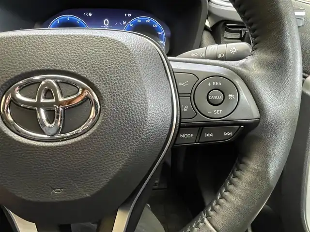 トヨタ ＲＡＶ４ アドベンチャー オフロードPKGⅡ 岩手県 2024(令6)年 1.3万km 緑Ⅱ ワンオーナー/カラーコード2ZF（アティチュードブラックマイカ・アーバンカーキ２トーン）/４WD/ゴリゴリブラック塗装/オフロードパッケージ２専用チューニングサスペンション/ルーフレール/寒冷地仕様/マルチテレインセレクト/トヨタセーフティセンス/プリクラッシュセーフティ/レーダークルーズコントロール/レーントレーシングアシスト/オートマチックハイビーム/ダウンヒルアシストコントロール/デジタルインナーミラー/クリアランスソナー/パワーシート/シートヒーター・シートベンチレーション/ステアリングヒーター/オートブレーキホールド/純正ナビ/（USB/Bluetooth/フルセグ/AppleCarPlay/AndroidAuto）/バックカメラ/ETC2.0/ドライブレコーダー/社外17インチアルミホイール