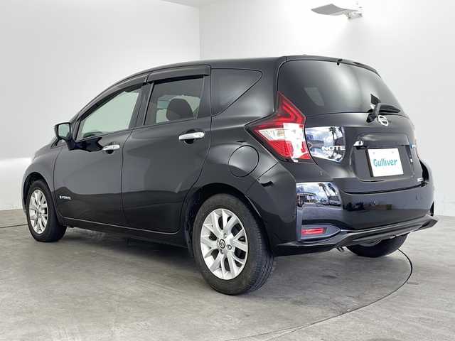 日産 ノート e－パワー X Vセレクション 兵庫県 2020(令2)年 4.8万km スーパーブラック 純正ナビ　/アラウンドビューモニター　/エマージェンシーブレーキ　/デジタルインナーミラー　/前後ドライブレコーダー　/ＥＴＣ　/ＬＥＤヘッドライト　/オートライト　/レーンキープアシスト　/純正アルミホイール　/ＤＶＤ再生