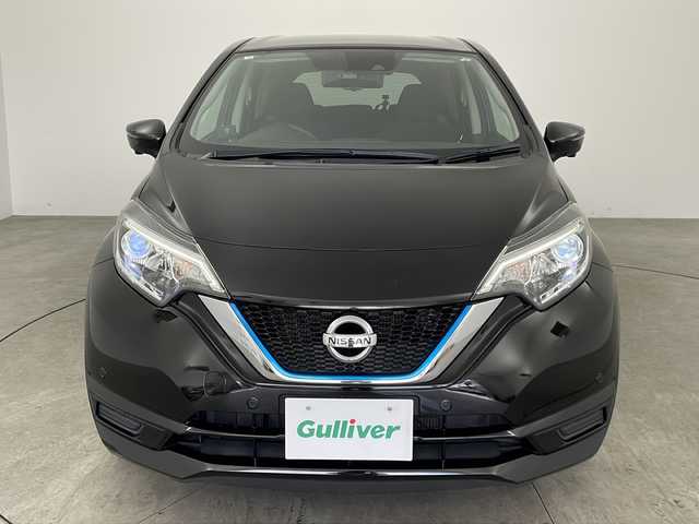 日産 ノート e－パワー X Vセレクション 兵庫県 2020(令2)年 4.8万km スーパーブラック 純正ナビ　/アラウンドビューモニター　/エマージェンシーブレーキ　/デジタルインナーミラー　/前後ドライブレコーダー　/ＥＴＣ　/ＬＥＤヘッドライト　/オートライト　/レーンキープアシスト　/純正アルミホイール　/ＤＶＤ再生