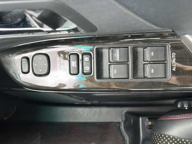 トヨタ ヴェルファイア 2．4Z ゴールデンアイズⅡ 岐阜県 2013(平25)年 12.2万km ホワイトパールクリスタルシャイン 純正８インチナビ/フルセグテレビ/サンルーフ/ETC/クルーズコントロール/コーナーセンサー/電動リアゲート/ハーフレザーシート/純正アルミホイール/両側パワースライドドア/ウィンカーミラー/ドアバイザー/プッシュスタート/スマートキー/オットマン
