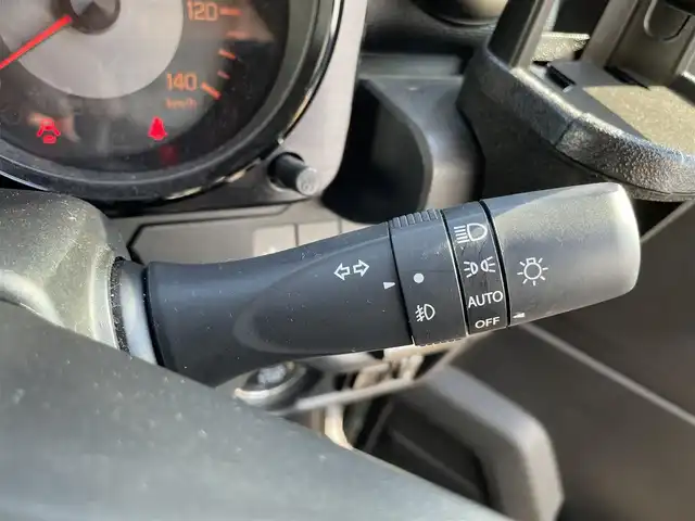 スズキ ジムニー XC 熊本県 2021(令3)年 3.4万km ミディアムグレー 社外SDナビ/・AM/FM/CD/DVD/BT/SD/HDMI/・フルセグTV/・フロント/バックカメラ/スズキセーフティサポート/・デュアルセンサーブレーキサポート/・車線逸脱警報機能/・ふらつき警報機能/・標識認識機能/・ハイビームアシスト/・先行車発進お知らせ/ダムド仕様グリル/社外前後バンパー/ルーフキャリア/オーバーフェンダー/背面タイヤ/ボンネットフードカバー/シートカバー/前席シートヒーター/クルーズコントロール/社外サスペンション/革巻きステアリング/・ステアリングスイッチ/ドライブレコーダー/オートライト/LEDライト/社外スロットルコントローラー/横滑り防止装置/電動格納ミラー/社外フロアマット/ドアバイザー/プッシュスタート/スペアキー2個