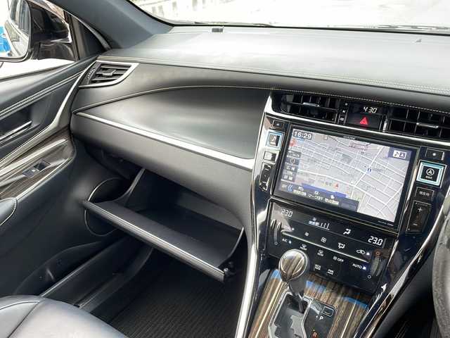 トヨタ ハリアー エレガンス 山口県 2015(平27)年 7.1万km スパークリングブラックパールクリスタルシャイン モデリスタフルエアロ/ALPINE9インチナビ　【EX900】/・Bluetooth接続/・フルセグテレビ/・DVD再生機能有/バックカメラ/ビルトインETC/ハーフシート/パワーシートD席/スマートキー/プッシュスタート/スペアキー1本/純正フロアマット/ローダウン　【RSR】/ドアバイザー/ウィンカーミラー/保証書