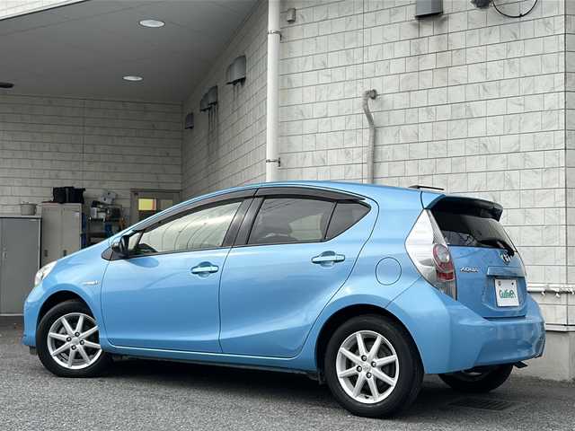 トヨタ アクア S 神奈川県 2013(平25)年 3万km クールソーダメタリック ワンオーナー/純正ディーラーナビ（AM/FM/CD/DVD/SD/BT/フルセグTV）/バックカメラ/ABS/横滑り防止装置/盗難防止装置/衝突被害軽減システム/ダブルエアバッグ/ETC/前後ドライブレコーダー/プッシュスタート/オートライト/電動格納ミラー/ステアリングスイッチ/ECOモード/EVモード/取扱説明書/保証書/スペアキー×１