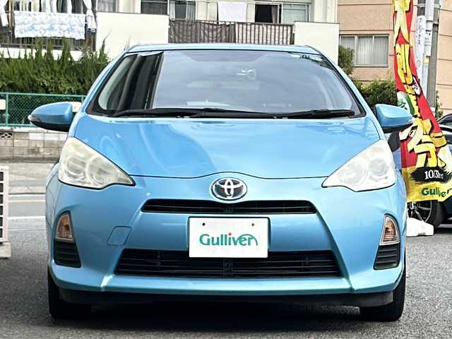 トヨタ アクア S 神奈川県 2013(平25)年 3万km クールソーダメタリック ワンオーナー/純正ディーラーナビ（AM/FM/CD/DVD/SD/BT/フルセグTV）/バックカメラ/ABS/横滑り防止装置/盗難防止装置/衝突被害軽減システム/ダブルエアバッグ/ETC/前後ドライブレコーダー/プッシュスタート/オートライト/電動格納ミラー/ステアリングスイッチ/ECOモード/EVモード/取扱説明書/保証書/スペアキー×１