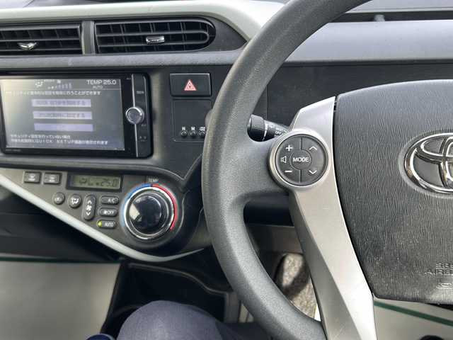 トヨタ アクア S 神奈川県 2013(平25)年 3万km クールソーダメタリック ワンオーナー/純正ディーラーナビ（AM/FM/CD/DVD/SD/BT/フルセグTV）/バックカメラ/ABS/横滑り防止装置/盗難防止装置/衝突被害軽減システム/ダブルエアバッグ/ETC/前後ドライブレコーダー/プッシュスタート/オートライト/電動格納ミラー/ステアリングスイッチ/ECOモード/EVモード/取扱説明書/保証書/スペアキー×１