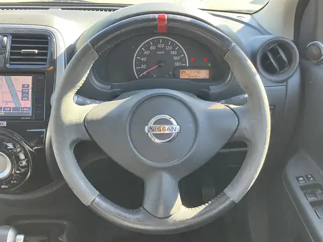 日産 マーチ ニスモ 静岡県 2017(平29)年 5.5万km ピュアブラック エンジンスタートボタン/パワーステアリング/パワーウィンドウ/保証書/取扱説明書/記録簿/アイドリングストップ/スマートキー/スペアキー1本/オートエアコン/ETC/SDナビ（CD/DVD/BT/フルセグ）/純正フロアマット/布シート/純正アルミホイール/ABS/横滑り防止装置/オートライト/LEDヘッドライト/Wエアバッグ