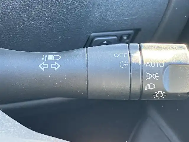 日産 マーチ ニスモ 静岡県 2017(平29)年 5.5万km ピュアブラック エンジンスタートボタン/パワーステアリング/パワーウィンドウ/保証書/取扱説明書/記録簿/アイドリングストップ/スマートキー/スペアキー1本/オートエアコン/ETC/SDナビ（CD/DVD/BT/フルセグ）/純正フロアマット/布シート/純正アルミホイール/ABS/横滑り防止装置/オートライト/LEDヘッドライト/Wエアバッグ