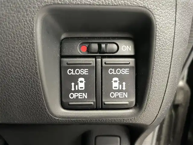 ホンダ Ｎ ＢＯＸ カスタム G ターボSSパッケージ 鹿児島県 2016(平28)年 5.6万km クリスタルブラックパール 禁煙車/純正Gathersナビ(VXM-175VFEi)/　・Bluetooth/　・CD/DVD/　・フルセグTV/　・AM/FM/両側パワースライドドア/クルーズコントロール(追従走行なし)/チップアップシート/デジタルインナーミラー/バックカメラ/ETC/HIDヘッドライト/シートヒーター/純正フロアマット/純正アルミホイール/後席サンシェード/電動格納ミラー/ステアリングリモコン