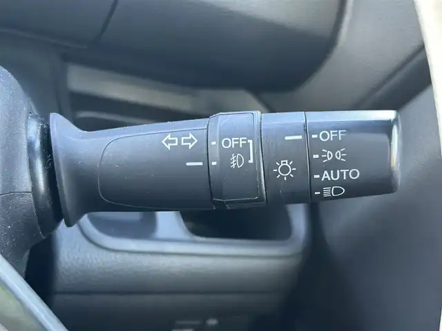 ホンダ Ｎ ＢＯＸ カスタム G L ホンダセンシング 静岡県 2018(平30)年 5.6万km プレミアムホワイトパールⅡ 社外ナビ/（AM/FM/DVD/iPod/BT)/フルセグTV/走行時テレビ視聴可能/バックカメラ/片側パワースライドドア/レーダークルーズコントロール/ビルトインETC/ドライブレコーダー/後コーナーセンサー/レーンキープアシスト/横滑り防止装置/衝突被害軽減システム/盗難防止装置/オートマチックハイビーム/LEDヘッドライト/純正フロアマット/純正１４インチアルミホイール/プッシュスタート/スマートキー