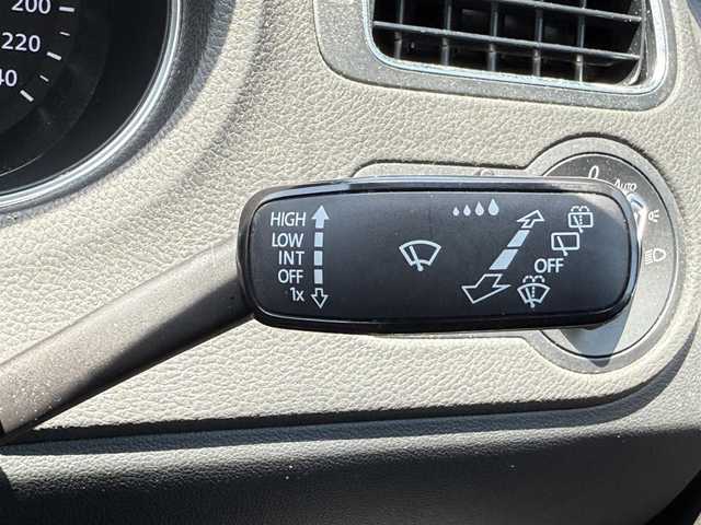 フォルクスワーゲン ポロ TSIハイライン マイスター 静岡県 2017(平29)年 4.3万km グレー ワンオーナー/ハーフレザーシート/純正ナビ/(CD/DVD/Bluetooth/フルセグ)/バックカメラ /アダプティブクルーズコントロール/シートヒーター/キーレスキー/ETC/ドライブレコーダー/純正フロアマット/純正16インチアルミホイール/保証書/取説/スペアキー