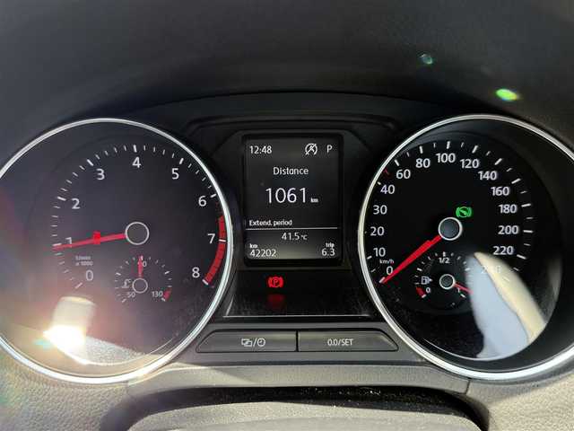 フォルクスワーゲン ポロ TSIハイライン マイスター 静岡県 2017(平29)年 4.3万km グレー ワンオーナー/ハーフレザーシート/純正ナビ/(CD/DVD/Bluetooth/フルセグ)/バックカメラ /アダプティブクルーズコントロール/シートヒーター/キーレスキー/ETC/ドライブレコーダー/純正フロアマット/純正16インチアルミホイール/保証書/取説/スペアキー