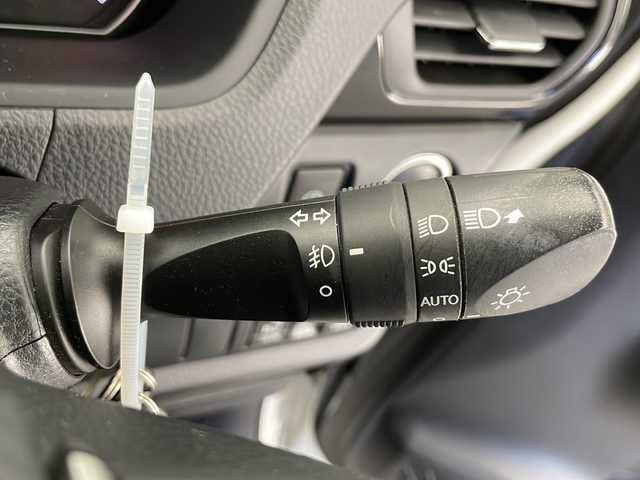 トヨタ ヴォクシー ZS 煌Ⅱ 長野県 2019(令1)年 3.6万km ホワイトパールクリスタルシャイン 純正SDナビ&フルセグTV&CD&USB&BT/クルーズコントロール/車線逸脱警報/プリクラッシュセーフティ/コーナーセンサー/アイドリングストップ/社外前方ドライブレコーダー/両側パワースライドドア/ウォークスルー/ビルトインETC/LEDヘッドライト/オートライト/フロントフォグランプ/電動格納ミラー/ウィンカーミラー/純正16インチAW装着/社外フロアマット/純正ドアバイザー/プッシュスタート/スマートキー