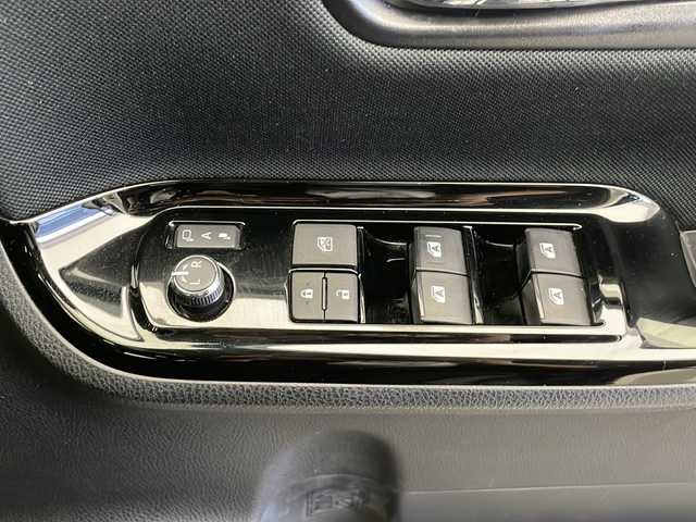 トヨタ ヴォクシー ZS 煌Ⅱ 長野県 2019(令1)年 3.6万km ホワイトパールクリスタルシャイン 純正SDナビ&フルセグTV&CD&USB&BT/クルーズコントロール/車線逸脱警報/プリクラッシュセーフティ/コーナーセンサー/アイドリングストップ/社外前方ドライブレコーダー/両側パワースライドドア/ウォークスルー/ビルトインETC/LEDヘッドライト/オートライト/フロントフォグランプ/電動格納ミラー/ウィンカーミラー/純正16インチAW装着/社外フロアマット/純正ドアバイザー/プッシュスタート/スマートキー